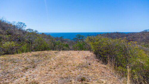 Wonderful lot in Playa Yankee with ocean views